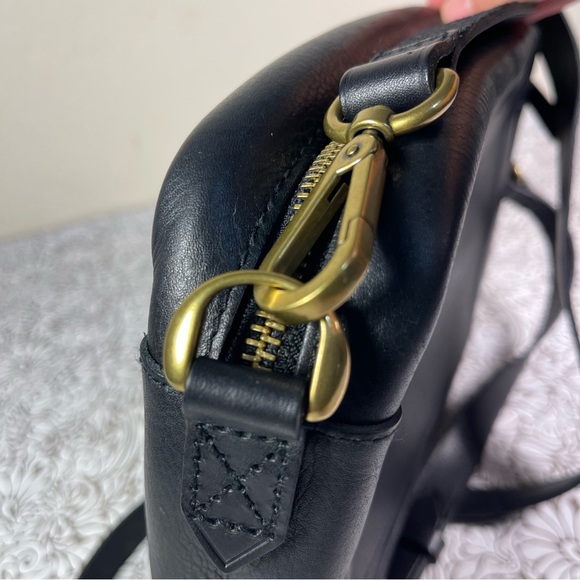 Madewell The Transport Camera Bag - Picture 9 of 13